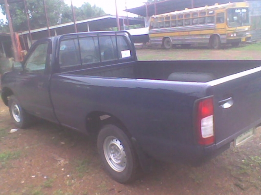 ขายกระบะนิสสันฟรอนเทีย ปี 42  เครื่อง 2.7 สีสวยพร้อมใช้