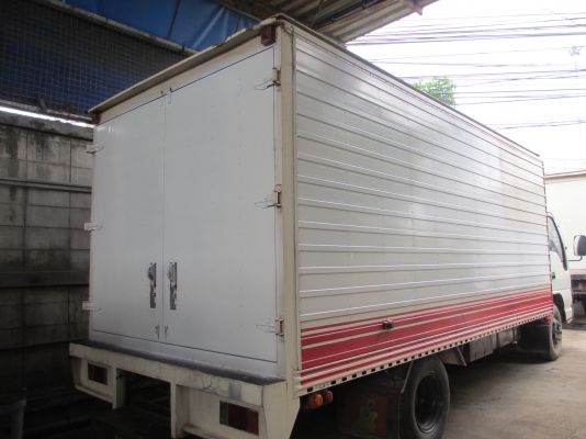 ขายตู้แห้งติดรถ NPR ช่วงยาว5เมตร สภาพสวย ใช้ขนของโดยเฉพาะตู้เป็นพื้นได้อย่างดี มีไฟในตู้