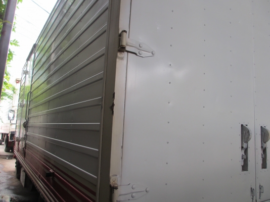 ขายตู้แห้งติดรถ NPR ช่วงยาว5เมตร สภาพสวย ใช้ขนของโดยเฉพาะตู้เป็นพื้นได้อย่างดี มีไฟในตู้