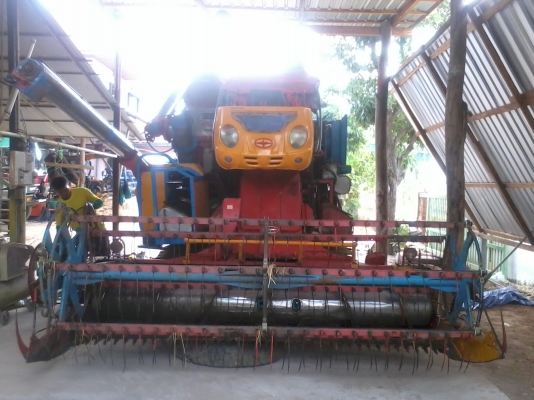 ยังมีรถพร้อมเกี่ยวขายอีกคันครับ ท่านที่อยากสอบถามรายละเอียด กรุณาโทรหลังเวลาราชการครับ ผมอัพโลดคำตอบแต่ไม่ขึ้นครับ