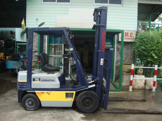 ขายรถโฟล์คลิฟท์ KOMATSU  FG15-15   (รถนอกนำเข้า สภาพดี)  เครื่องยนต์เบนซิน+แก๊ส  เสาสูง  4 เมตร  เกียร์ธรรมดา  งาสไลด์ 1,070  มม.  ยางตัน 4 ล้อ