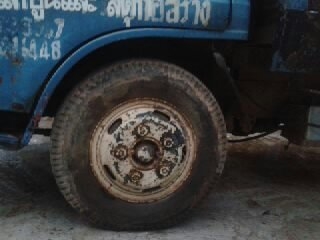 หกล้อกลาง(ดั้ม)TOYOTA  bu30 หนุ่มทางหลวง 85แรง สภาพสวยหัวบางเดิมๆ ราคาพอฟัง เอกสารทะเบียนครบ ภาษีไม่ขาด