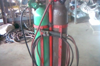 ชุดแก๊สสภาพพร้อมใช้งานครับ  ได้ครับครับ  หัวแก๊ส +  สาย + ถัง 2 ถังครับ   ราคาเบิกใหม่  หมื่นปลายครับ คุ้มครับราคานี้