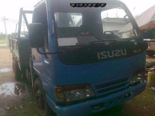 ISUZU KS 100 HP รถบรรทุกหกล้อติดเครน UNIC 2.5 ตัน 3 ปลอกยืด  สภาพดีพร้อมใช้งานได้เลย เกียร์ร็อก เฟืองท้ายใหญ่ติด F แล้ว กระบะเหล็กคาร์โก้ความยาว 4.30 เมตร เครื่องแน่นแรงดี หัวเก๋ง NKR ตาหวานลงเล่มครบถูกต้อง ภายในคอนโซลสวยครบพร้อม เกียร์สั้น ช่วงล่างคัชซีไ