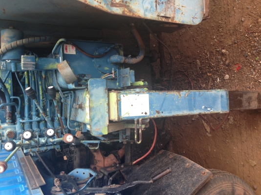 ISUZU KS 100 HP รถบรรทุกหกล้อติดเครน UNIC 2.5 ตัน 3 ปลอกยืด  สภาพดีพร้อมใช้งานได้เลย เกียร์ร็อก เฟืองท้ายใหญ่ติด F แล้ว กระบะเหล็กคาร์โก้ความยาว 4.30 เมตร เครื่องแน่นแรงดี หัวเก๋ง NKR ตาหวานลงเล่มครบถูกต้อง ภายในคอนโซลสวยครบพร้อม เกียร์สั้น ช่วงล่างคัชซีไ