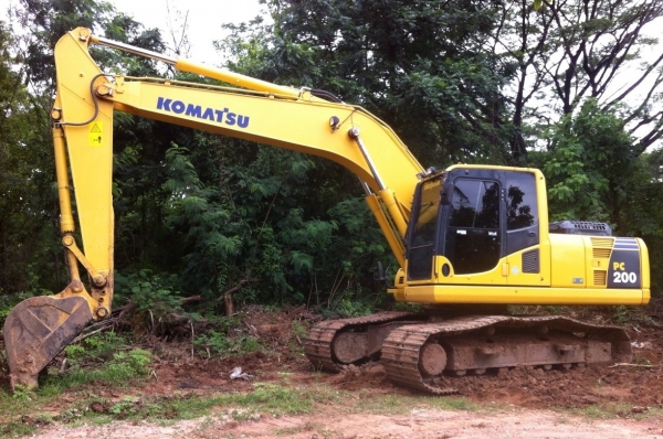 KOMATSU PC 200-8 รถสวยจัดทั้งคัน ใช้งาน 1,200 ชม. เครื่องแห้งแรงดีเดิมๆภายในห้องเก๋งสวยสะอาด แอร์เย็น ภายนอกช่วงล่างเต็มพร้อมทำงานได้เลย ราคาต่อรองเงินดาวน์ได้นะครับ