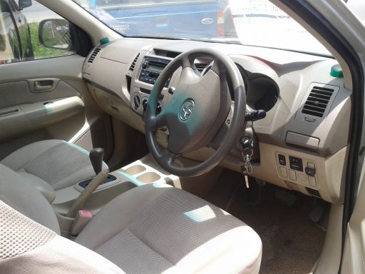 ขาย vigo 2700cc สวยพร้อมใช้