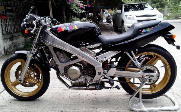 เก็บลายละเอียดให้แล้วคัฟ Honda sapada250 เล่มทะเบียนโอนแต่ขาดต่อ