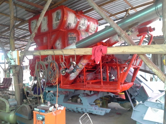 ใกล้เสร็จแล้วครับ สนใจรีบรับจองครับ  KM 48  12 HT  ISUZU+turbo (235 แรง) ปั้ม Dykin 23 อุ้ม 2.5 ตั้น เลดทั้งคัน โซ่ D2  48 ข้อ โรลเลอร์ D2   คัน ลื้อลงหมดแล้วครับ