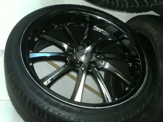ขายล้อแม็กพร้อยมยาง 20 แบล๊คโครม ขายล้อแม็กพร้อยมยาง 20 แบล๊คโครม