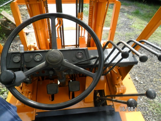 ขายโฟร์คลิฟท์ขนาด2ตันงาสไลด์ซ้าย-ขวานำเข้าจากญี่ปุ่นยี่ห้อKOMATSUรุ่นFG20-8ขายที่โคราช