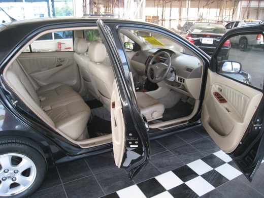 TOYOTA VIOS 1.5 E เกียร์ออโต้ ปี 2005 สีดำ สภาพสวยใช้เงินออกรถแค่ 9,000 บาท รวมประกันชั้น 3 แล้ว