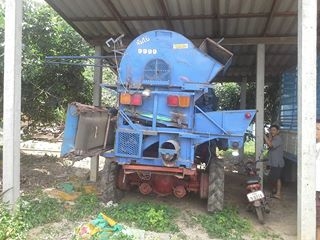 ขายรถสีข้าวโพด 4WD เครื่อง HINO 6สูบ วินหน้า-หลัง ขนาด 9 ฟุต ขายรถสีข้าวโพด 4WD เครื่อง HINO 6สูบ วินหน้า-หลัง ขนาด 9 ฟุต