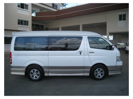 TOYOTA VENTURY 2.7 ปี 10 AUTO S รถตู้ถูกราคาพิเศษ