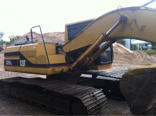แบคโฮ CAT-320L