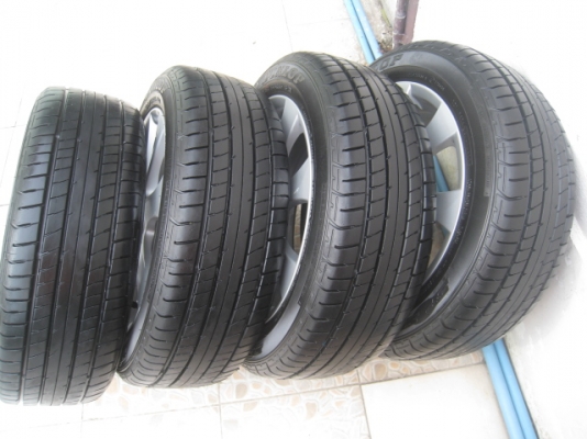 ขายล้อแม็ก Mazda 2 15"x6" et45 4รู100 +ยางปี4512 ล้อแม็กมีรอยอยู่ 2วงตามรูปครับ  สนใจติดต่อเล็กคลองสามครับ (081-3747940)