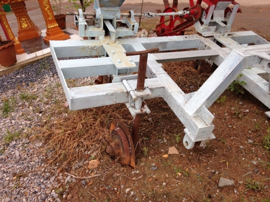 ขายด่วนเครื่องใส่ปุ๋ยขนาด70ลิตรใส่กับรถไถใหญ่ทุกรุ่นที่ใส่ได้ที่ราคา42000ไม่ต้องเบิกห้างใหม่ครับในราคาเบาๆ