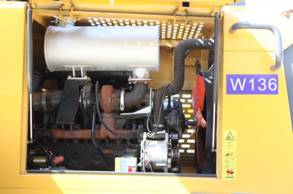 รถตักใหม่ขนาด 2-3 คิวยี่ห้อ WORLD W136 แกร่งเหนือใคร ราคาสุดคุ้ม คุณภาพที่เราคัดสรรมาอย่างดี รับประกันให้ 1 ปีพร้อมเปลี่ยนถ่านน้ำมันเครื่องให้ 2 ครั้ง