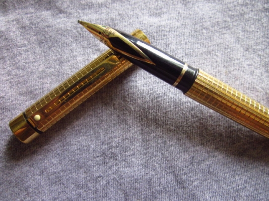 +++++ SHEAFFER ปากกาหมึกซึมกะหลั่ยทองปากแร้งทอง 14k +++++