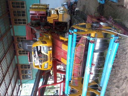 รถเกี่ยวข้าวศักดิ์ km47 รถเกี่ยวข้าวศักดิ์ km47