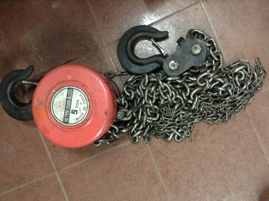 ขายด่วน รอกโซ่ 5 ตัน กลม