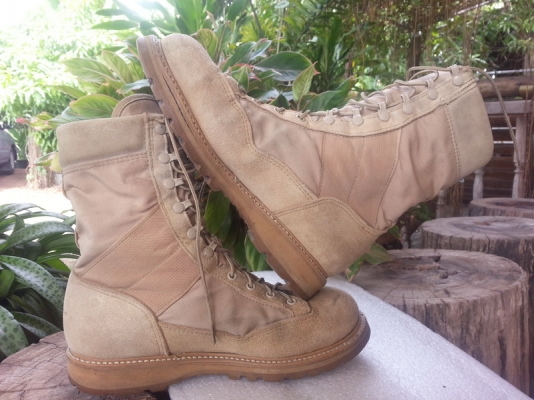 รองเท้าทหาร U.S  Corrona   สีทะเลทราย made in U.S.A  สวยมากครับ