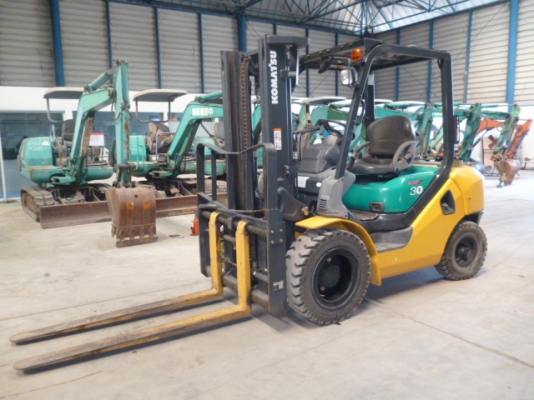 ขายรถฟอร์คลิฟท์มือสอง Komatsu 3T LPG ราคาถูก สนใจโทร 083 081 2889