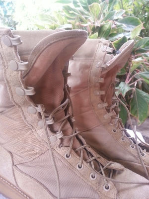 รองเท้าทหาร U.S  Corrona   สีทะเลทราย made in U.S.A   ใส่ขี่มอไซน์ เทห์ระเบิด