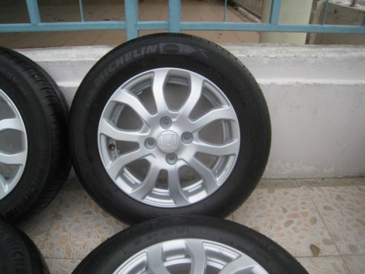 ขายล้อแม็ก Honda brio amaze 14"x5" et50 4รู100 +ยางปี0113  (081-3747940)
