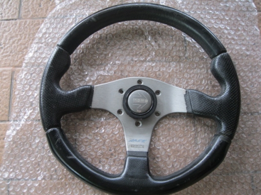 พวงมาลัย momo race แท้ 1600