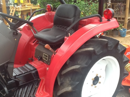 ยันร์ม่า 352 4 WD 2 เพลา สวยๆดี พร้อมลุยงาน ตัดหญ้าใหม่ 1.20 เมตร ทำงาน 1177 ชั่วโมง