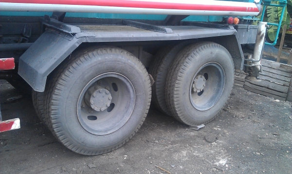 ขายรถ10ล้อ1เพลาพร้อมถังเลสอุปกรณ์ปั๊มลมครบๆแค่ถังก็คุ้มแล้ว