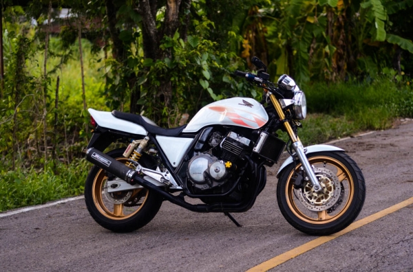 ขาย - แลก Cb400 ปี 95 สวยใสใหม่กริป อยากขับ รถยนต์ สนใจลองเสนอมาคับ ขาย - แลก Cb400 ปี 95 สวยใสใหม่กริป อยากขับ รถยนต์ สนใจลองเสนอมาคับ