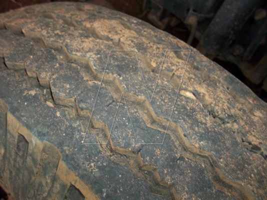 ขาย 6 ล้อ อีซุ NPR  110 แรง  / ยาว 4.3 เมตร / พ.เพาเวอร์ ( F-หลัง )