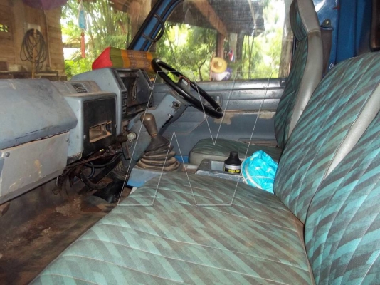 ขาย 6 ล้อ อีซุ NPR  110 แรง  / ยาว 4.3 เมตร / พ.เพาเวอร์ ( F-หลัง )