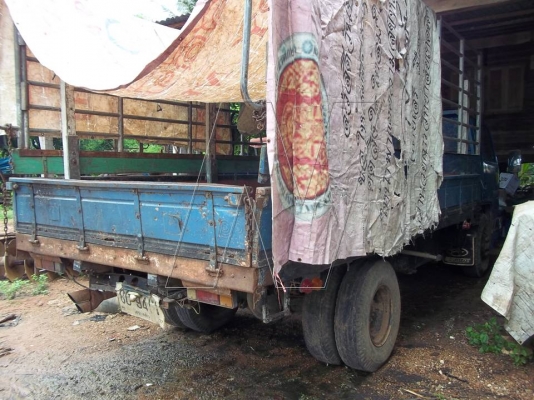 ขาย 6 ล้อ อีซุ NPR  110 แรง  / ยาว 4.3 เมตร / พ.เพาเวอร์ ( F-หลัง )