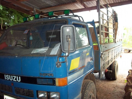 ขาย 6 ล้อ อีซุ NPR  110 แรง  / ยาว 4.3 เมตร / พ.เพาเวอร์ ( F-หลัง )