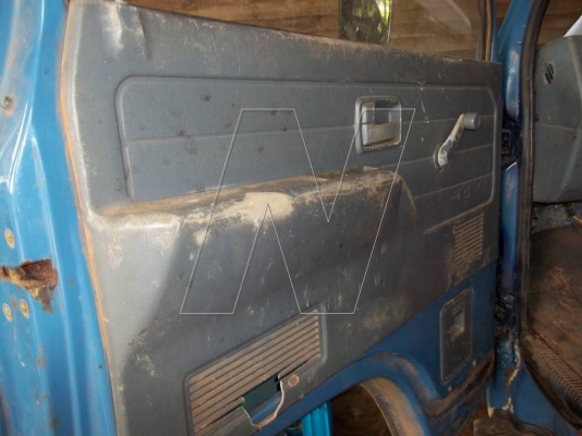 ขาย 6 ล้อ อีซุ NPR  110 แรง  / ยาว 4.3 เมตร / พ.เพาเวอร์ ( F-หลัง )