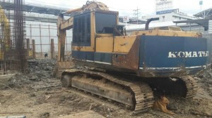 ขายKOMATSU PC200-3  มีแอร์ เอกสารซื้อขาย สภาพเดิมๆ