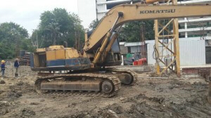 ขายKOMATSU PC200-3  มีแอร์ เอกสารซื้อขาย สภาพเดิมๆ