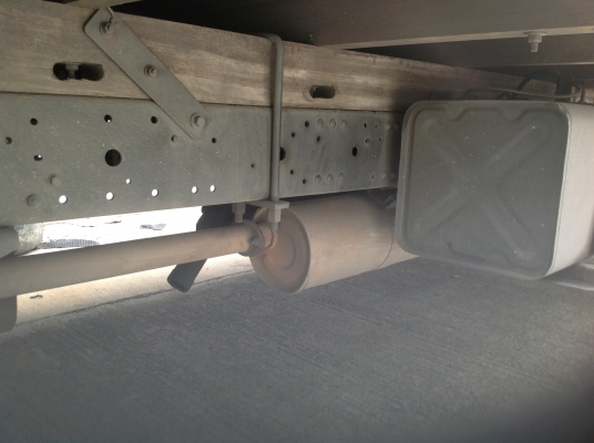 ขาย 6 ล้อ NKR 130 โบว์ รถห้าง ปี 46 ขาย 6 ล้อ NKR 130 โบว์ รถห้าง ปี 46