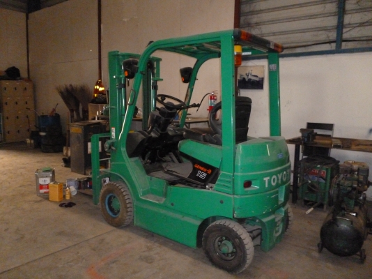 ขายรถฟอร์คลิฟท์มือสอง TOYOTA 1.5 T ไฟฟ้า นั่งขับ ราคาถูก สนใจโทร 083 081 2889