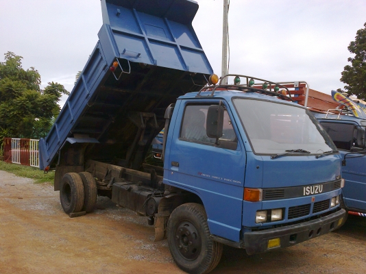 ดั้ม6ล้อ5ดิวNPR115 F หน้าหลัง กลองดำ เกืย สั้น