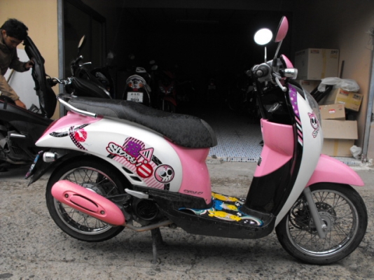 ขาย Scoopy I ปี 55 สีชมพูขาว สภาพเดิมๆ เครื่องเดิม ดีมาก