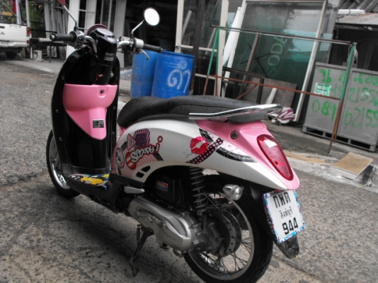 ขาย Scoopy I ปี 55 สีชมพูขาว สภาพเดิมๆ เครื่องเดิม ดีมาก