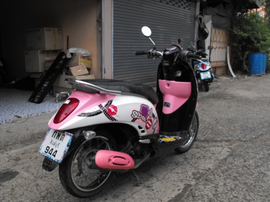 ขาย Scoopy I ปี 55 สีชมพูขาว สภาพเดิมๆ เครื่องเดิม ดีมาก