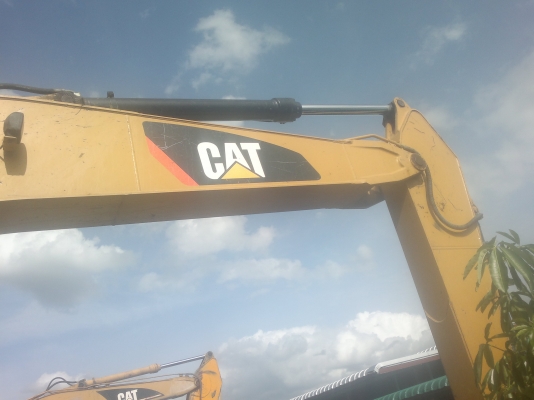 CAT 320D