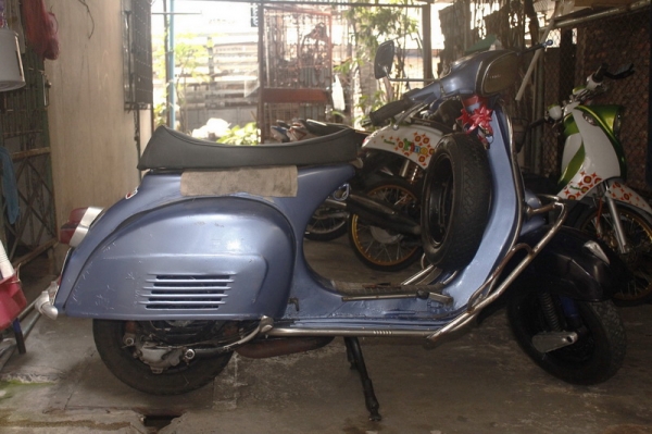 Super150หัวเหลี่ยมแท้Italy ของแต่งนิดหน่อยครับ เครื่องดีสีพอได้ รถno-book ขาย27000