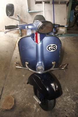 Super150หัวเหลี่ยมแท้Italy ของแต่งนิดหน่อยครับ เครื่องดีสีพอได้ รถno-book ขาย27000