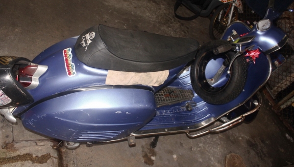 Super150หัวเหลี่ยมแท้Italy ของแต่งนิดหน่อยครับ เครื่องดีสีพอได้ รถno-book ขาย27000